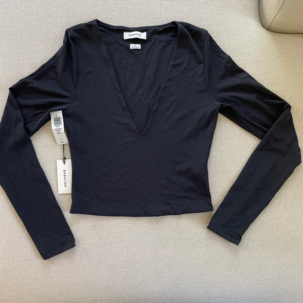 Babaton- Contour V-Neck Crop- S